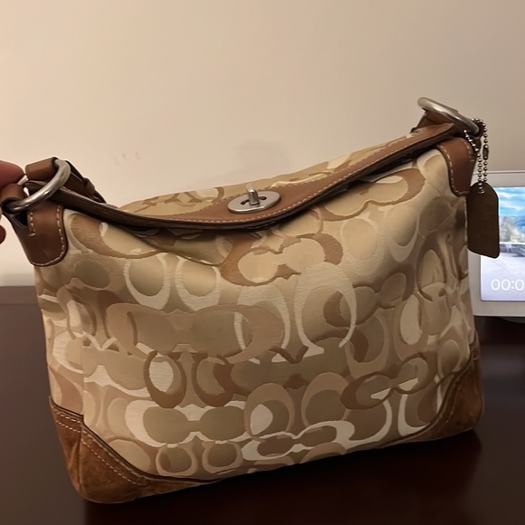 Coach - Picture 6 of 10